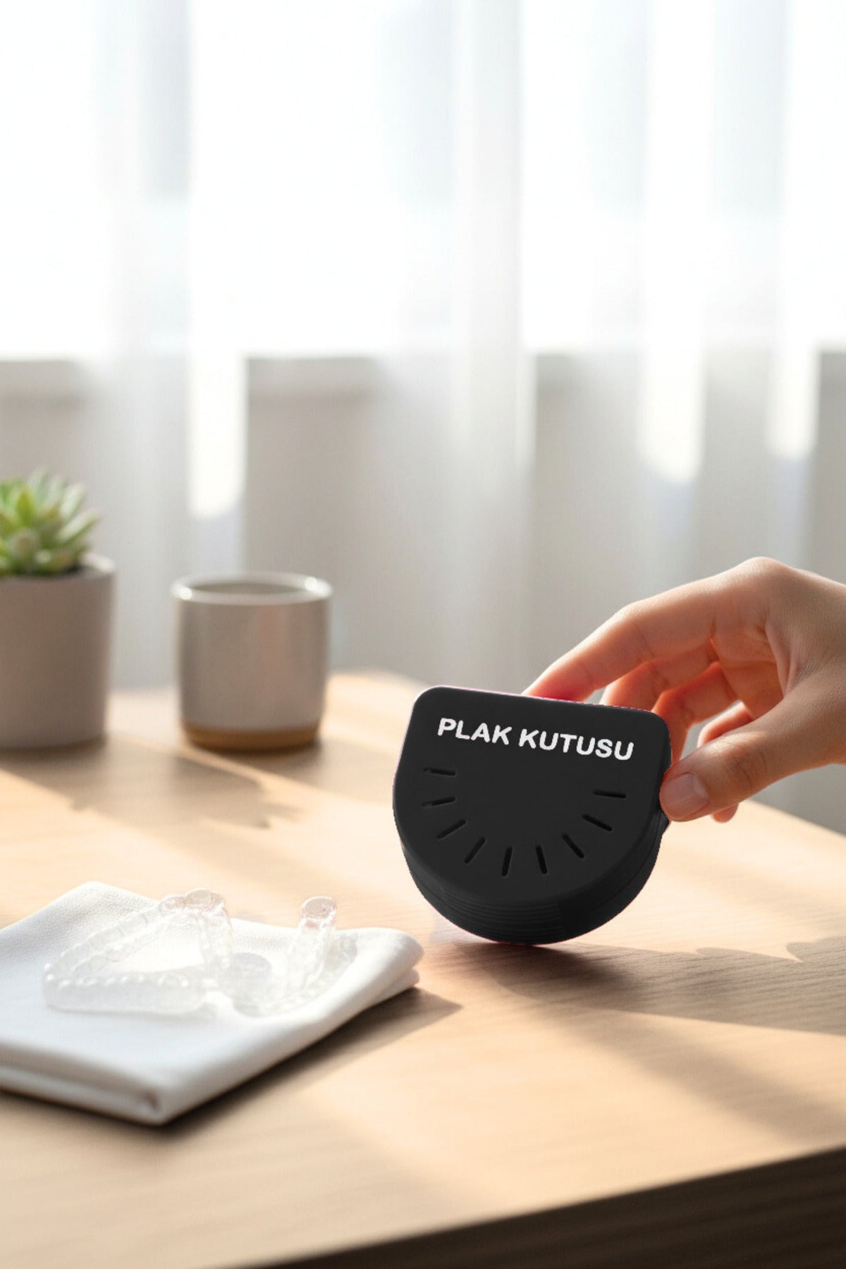 Ortodontik Şeffaf Plak Çıkarma Aparatı ve Şeffaf Plak Kutusu Seti